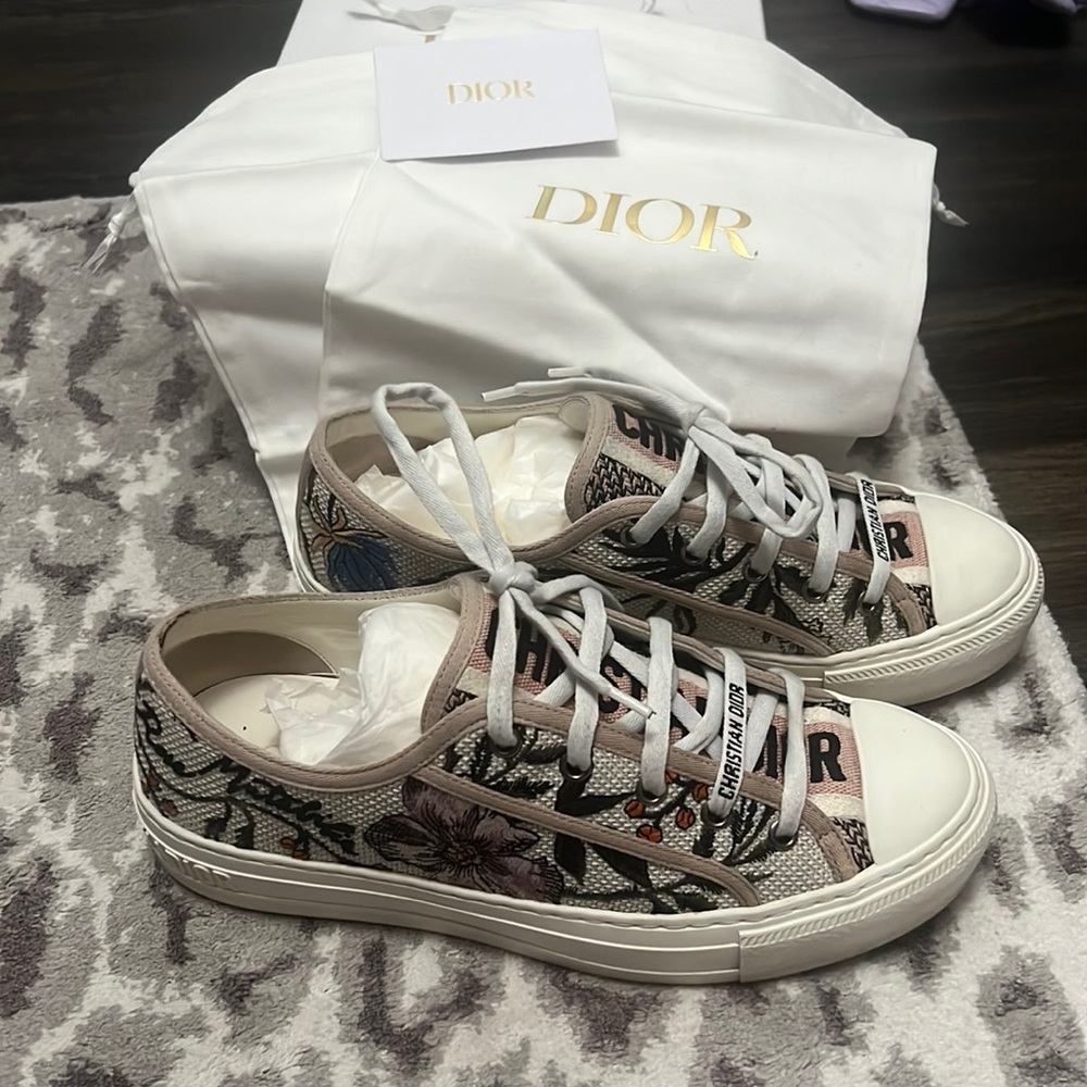 Dior Sneaker Women's 9 Multicolour Embroidered Sneakers